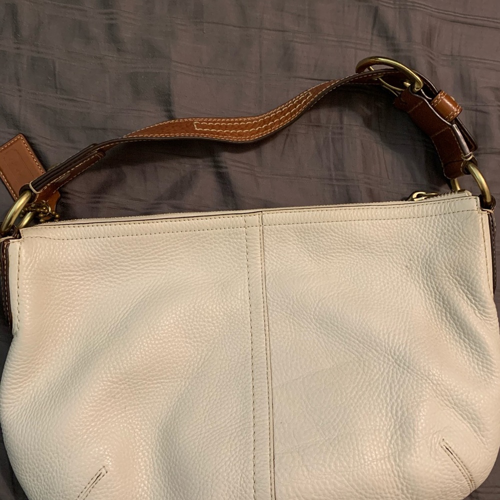 Coach Pebbled White Hobo Bag - Picture 4 of 7